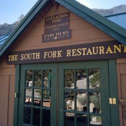 Parchers Resort - Front of store/restaurant