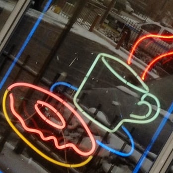 Dat Donut - Note the patrons in the window reflection. - Donuts Near Me - Chicago, Illinois