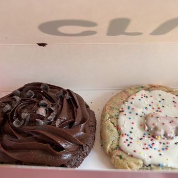 Crumbl - Cottonwood - Bakeries Near Me - Albuquerque, New Mexico