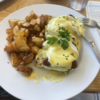 Denica's Real Food Kitchen - Eggs benedict - Cafes Near Me - Livermore, California