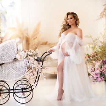 Alloria Winter Maternity - Session Photography Near Me Alloria Winter Maternity - Session Photography Near Me