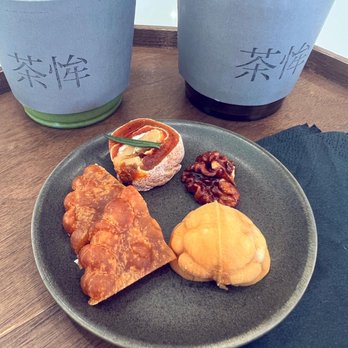 DAMO - Dagwa sampler - Coffee & Tea Near Me - Los Angeles, California