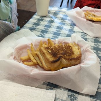 Dan's The Grub Shack - Kids grilled cheese sandwich with fries - Burgers Near Me - Atascadero, California Dan's The Grub Shack - Kids grilled cheese sandwich with fries - Burgers Near Me - Atascadero, California