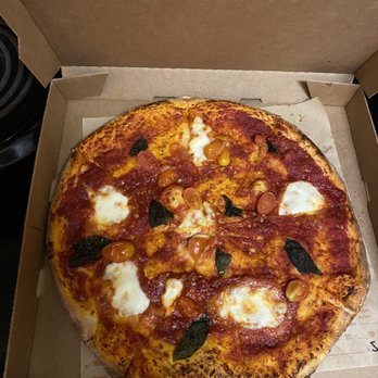Blaze Pizza - Red Vine (Large) - Salad Near Me - Austin, Texas