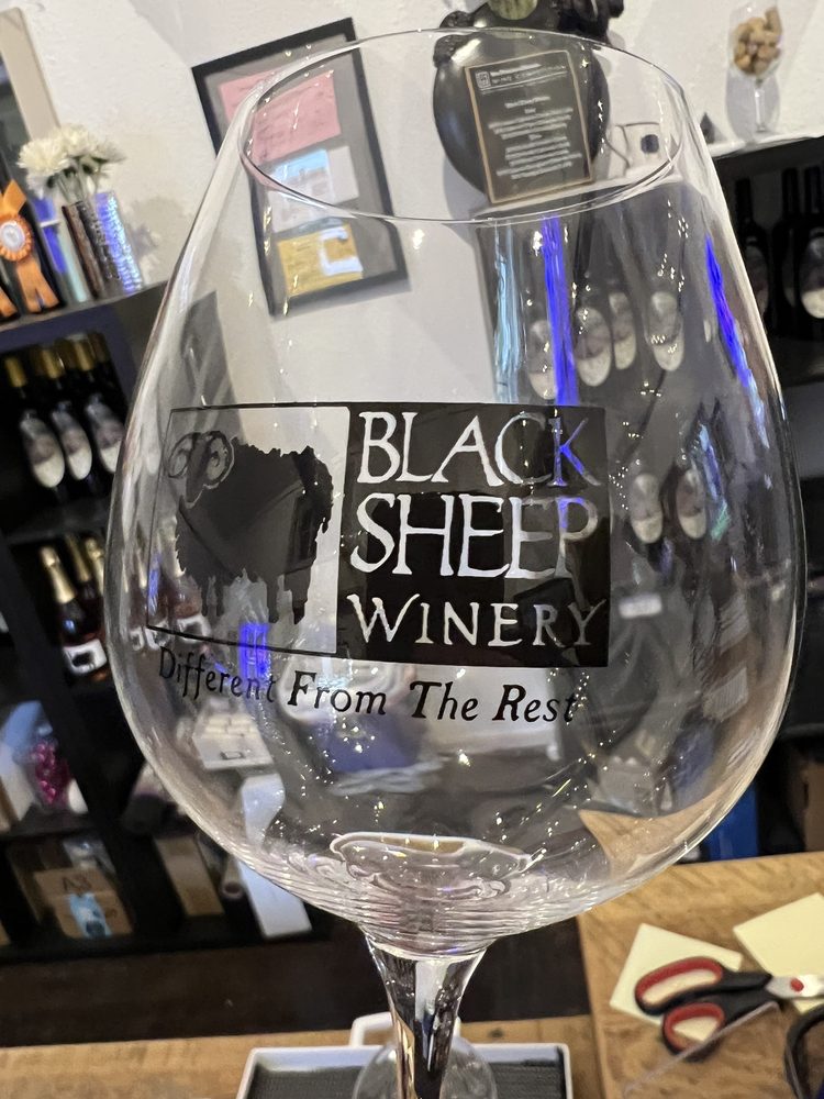 MURPHYS, CA Updated June 2024 15 Photos 402 Main St, Murphys, California Wine Tasting