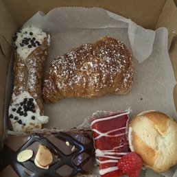 Lobster tail, cannoli, hazelnut cake, raspberry cake, and a unknown lol