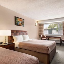 Howard Johnson Inn Swift Current - Guest room