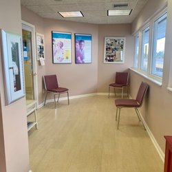 Lawrence H. Marks, DMD - Lobby