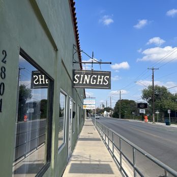 Singhs - Outside of the building. - Vietnamese Near Me - San Antonio, Texas