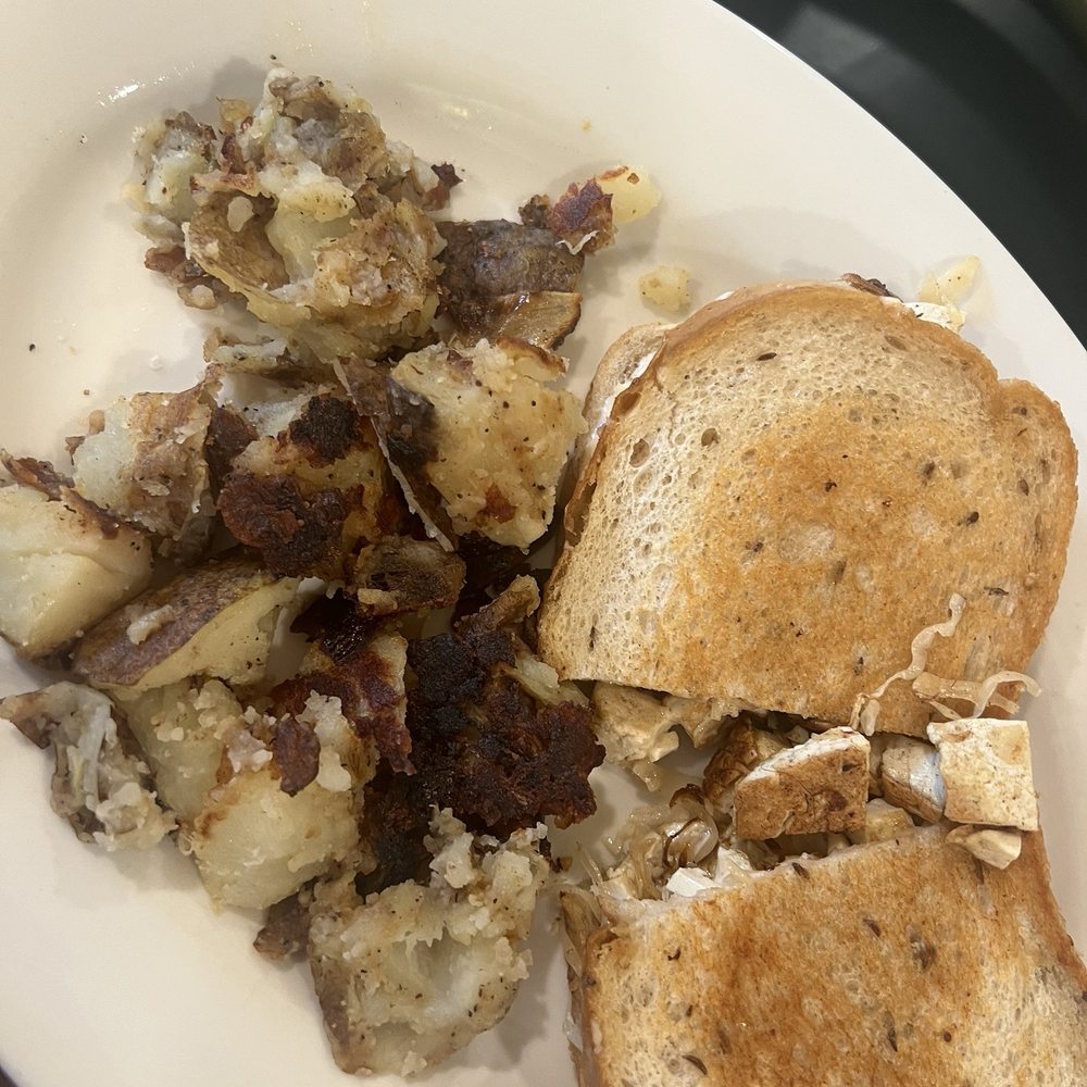 Parkway Diner - Vegan Ruben - Salad Near Me - Louisville, Kentucky