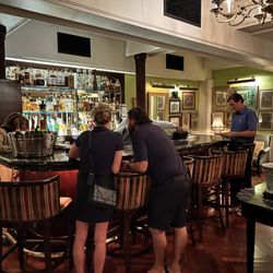 Café Martinique - Atlantis Paradise Island - Bar area