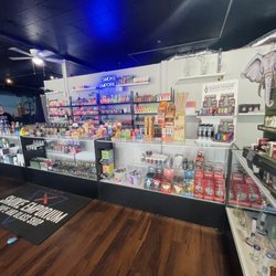 Smoke Emporium Vape And Glass Shop - Front counter area