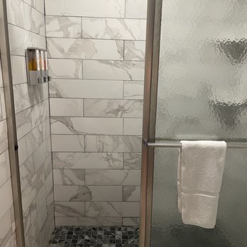 The Inn at Canaan - Nice shower. - Hotels Near Me - Davis, West Virginia The Inn at Canaan - Nice shower. - Hotels Near Me - Davis, West Virginia