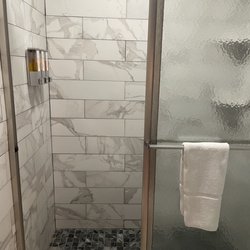 The Inn at Canaan - Nice shower.
