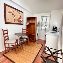 Northey Street House - The two room, modern Loft suite can accommodate up to five people in three beds.