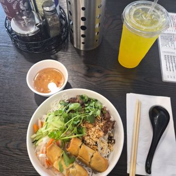 Pho Saigon - Mango drink and charbroiled pork vermicelli salad - Vietnamese Near Me - Fontana, California Pho Saigon - Mango drink and charbroiled pork vermicelli salad - Vietnamese Near Me - Fontana, California
