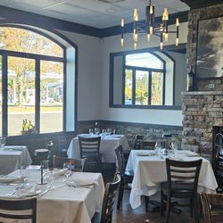 Lumi's Restaurant - Dining room