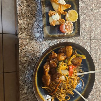 Dragon Express - General Tso Chicken with Chow Mein - Chinese Near Me - Mesa, Arizona