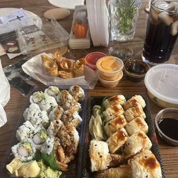 Rice House - California Roll, Crunchy Shrimp Roll, Rock N Roll, Miso Sou, Crab Rangoon(6) - Chinese Near Me - Lenexa, Kansas