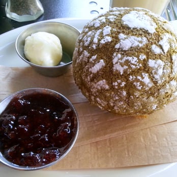 Urth Caffé-Pasadena - Matcha Brioche with Butter and Strawberry Jam - Cafes Near Me - Pasadena, California