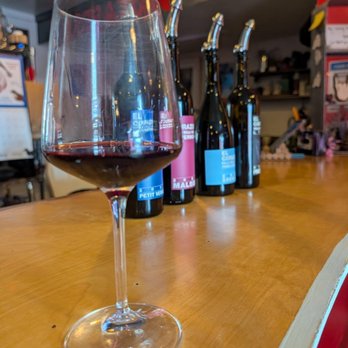 El Corazon Winery - Big and delicious - Wine Tasting Room Near Me - Walla Walla, Washington El Corazon Winery - Big and delicious - Wine Tasting Room Near Me - Walla Walla, Washington