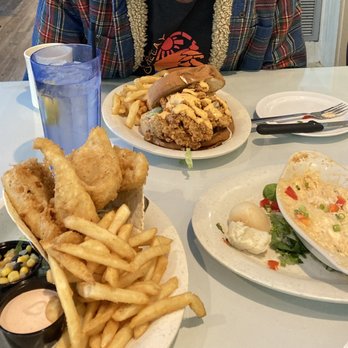 Driftaway Cafe - Skidaway Oyster Sandwich $17, Baja Fish Tacos (fried) $15, Driftaway Crab Dip $18 - American Near Me - Savannah, Georgia