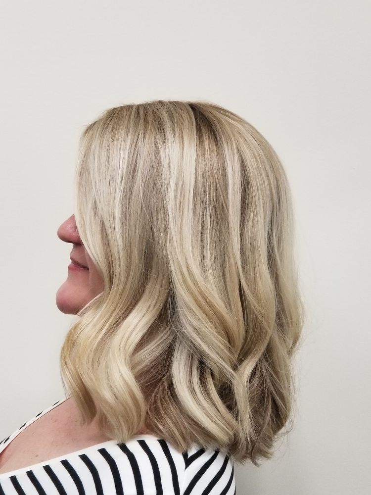 Hairtique By Bobi Logo