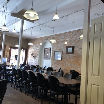 Giddings Downtown Restaurant - dining area with tables and chairs - New American Near Me - Giddings, Texas Giddings Downtown Restaurant - dining area with tables and chairs - New American Near Me - Giddings, Texas