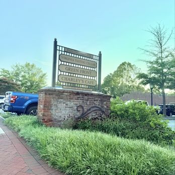 Charley's Waterfront Cafe - Wine Bars Near Me - Farmville, Virginia
