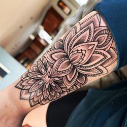 Midnight Moon Tattoo & Siren Body Piercing