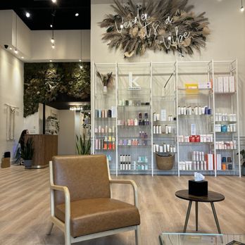 Verde Salon - Such a cute space! - Hair Salons Near Me - Braintree, Massachusetts