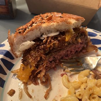 Brooklyn Dip And Burger - Williamsburg burger - Burgers Near Me - Mineola, New York