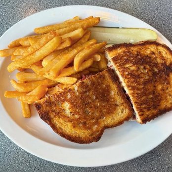 Benji's Delicatessen & Restaurant - Delis Near Me - Milwaukee, Wisconsin Benji's Delicatessen & Restaurant - Delis Near Me - Milwaukee, Wisconsin