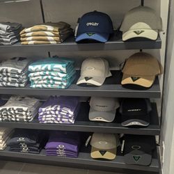 Oakley - Apparel's
