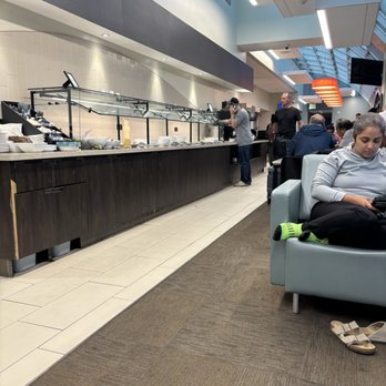 Wingtips Lounge - Airport Lounges Near Me - St. Louis, Missouri