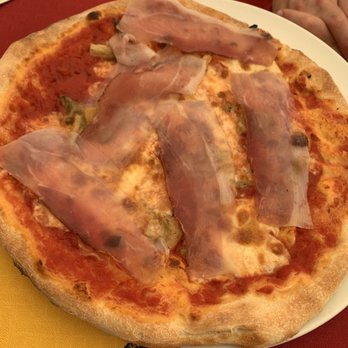 Osteria AL Peronio - Pizza with smoked mozzarella and prosciutto - Italian Near Me - Padova, PD Osteria AL Peronio - Pizza with smoked mozzarella and prosciutto - Italian Near Me - Padova, PD