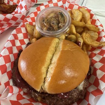 Smash And Slice - August Special Blueberry Smash Burger with fried jalapeños and a blueberry siracha ailoli - Pizza Near Me - Las Vegas, Nevada Smash And Slice - August Special Blueberry Smash Burger with fried jalapeños and a blueberry siracha ailoli - Pizza Near Me - Las Vegas, Nevada