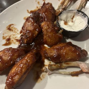 Applebee's Grill + Bar - Bbq honey wings - Sports Bars Near Me - Mc Minnville, Tennessee