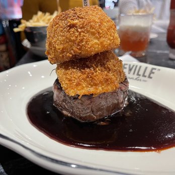 Deville Dinerbar - Filet mignon - Diners Near Me - Montreal, Quebec Deville Dinerbar - Filet mignon - Diners Near Me - Montreal, Quebec