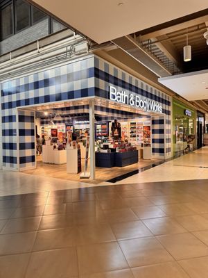 Palisades Center by null