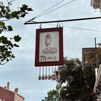 Mama’s on Main - Wine Bars Near Me - Covington, Kentucky