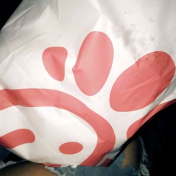 Chick-fil-A - Spicey Deluxe Sandwich w/ fries - Fast Food Near Me - Northridge, California