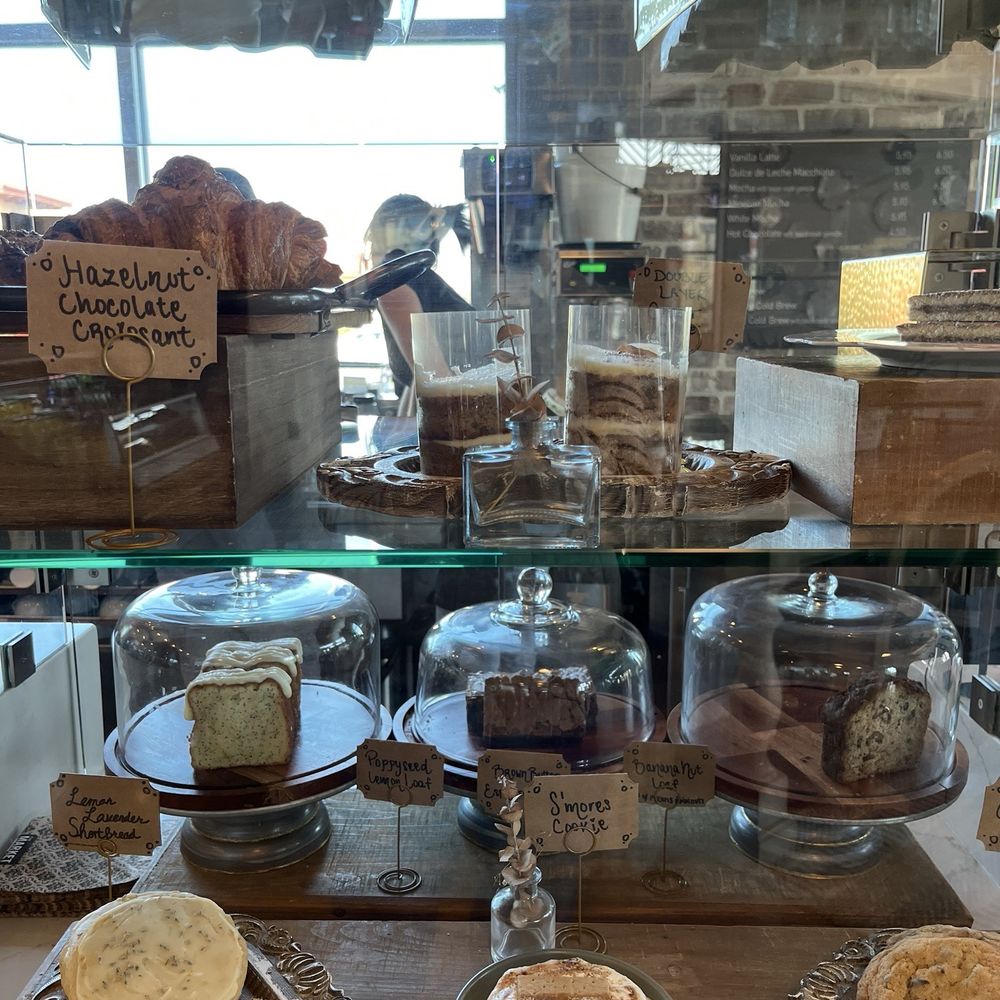 The Market at Roth - Pastry window - Coffee & Tea Near Me - Turlock, California