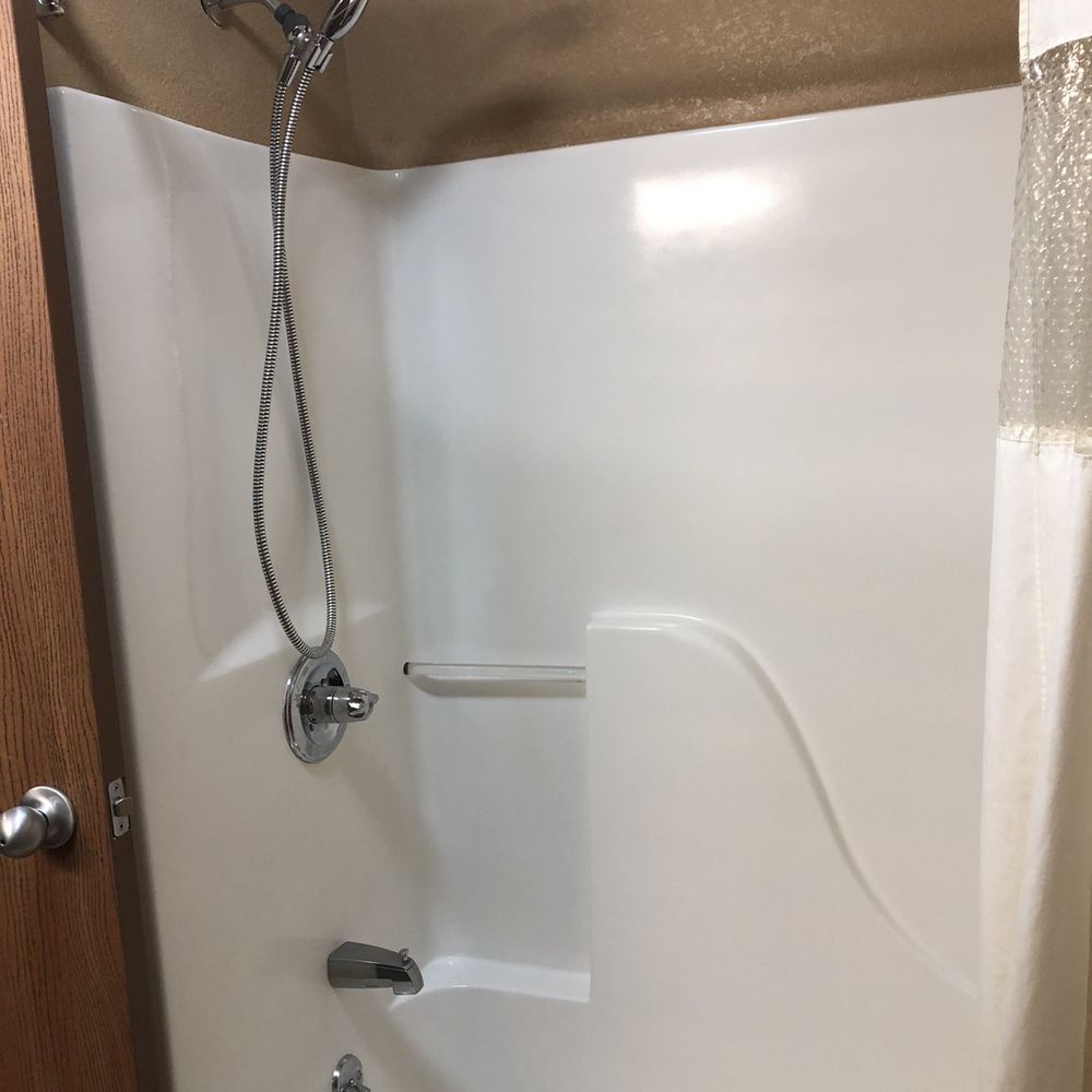 Best Western Paducah Inn - Typical shower but at least the showerhead was removable. - Hotels Near Me - Paducah, Kentucky Best Western Paducah Inn - Typical shower but at least the showerhead was removable. - Hotels Near Me - Paducah, Kentucky