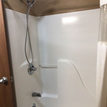 Best Western Paducah Inn - Typical shower but at least the showerhead was removable. - Hotels Near Me - Paducah, Kentucky Best Western Paducah Inn - Typical shower but at least the showerhead was removable. - Hotels Near Me - Paducah, Kentucky