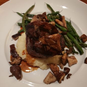 Seasons 52 - 6oz Filet , garlic mash potatoes, Shiitake mushrooms green beans - New American Near Me - Phoenix, Arizona