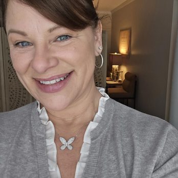 Quantum Care Reiki - In the office, preparing for your Reiki session. - Reiki Near Me - Chagrin Falls, Ohio Quantum Care Reiki - In the office, preparing for your Reiki session. - Reiki Near Me - Chagrin Falls, Ohio