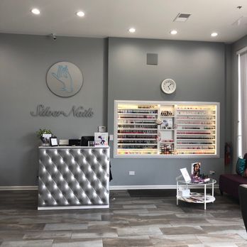 Silver nails - Nail Salons Near Me - Highland Park, Illinois