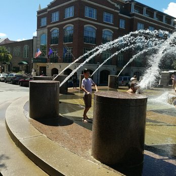 Waterfront Park - cooling off in the fountain - Parks Near Me - Charleston, South Carolina Waterfront Park - cooling off in the fountain - Parks Near Me - Charleston, South Carolina