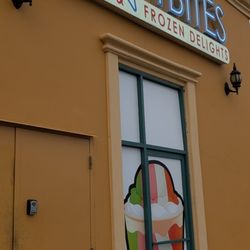 Frostbites Crepes & Frozen Delights - Exterior